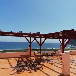 https://apartamentos-playa-hermigua.in-canary-islands.com