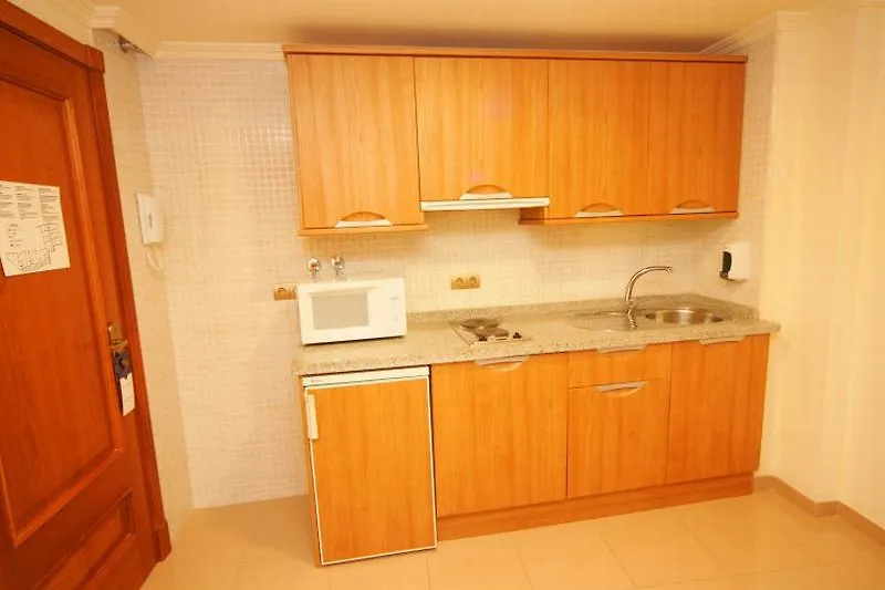 Toboso Apar - Turis Hotel Nerja
